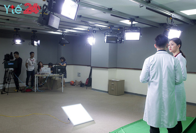 Cận cảnh nhan sắc Á hậu xinh đẹp cao 1m8 đã trở thành BTV của VTV